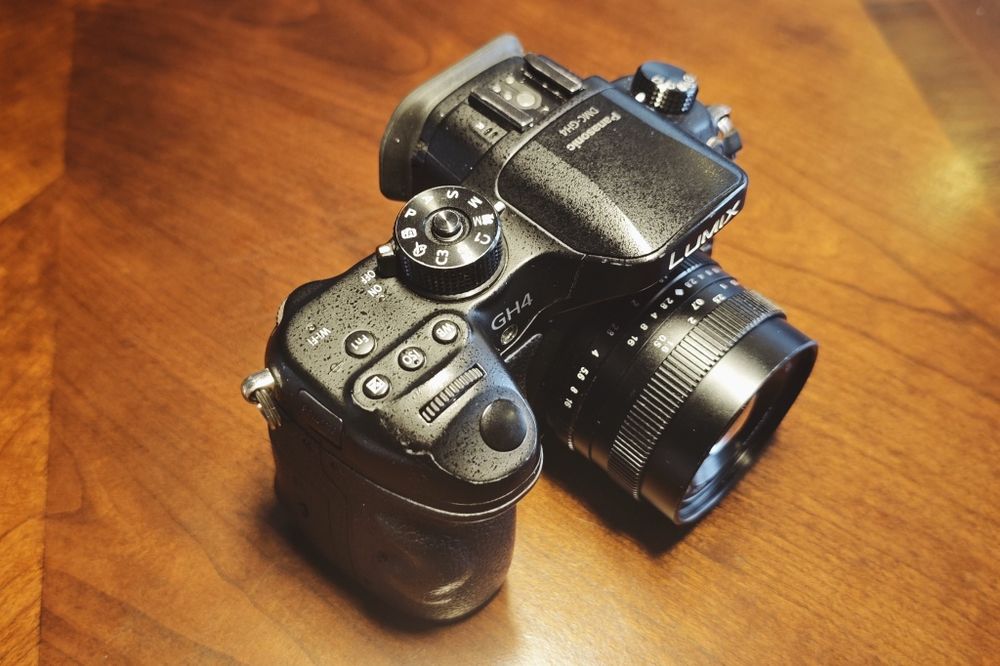 KIT Panasonic Lumix GH4 cu 1092 cadre+50mm F/1.8 MF