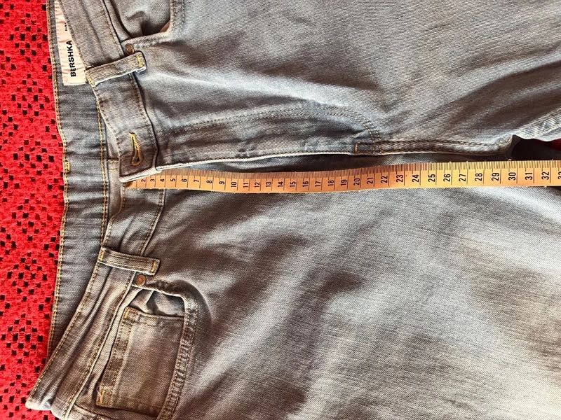 Blugi evazati noi Bershka