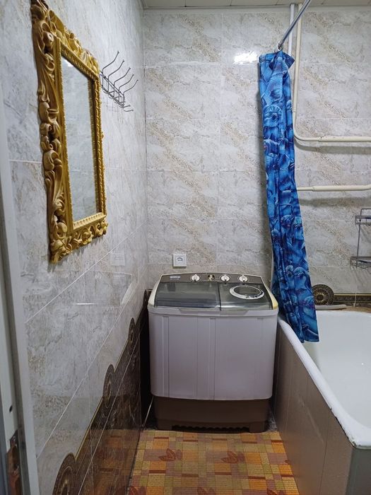 1 хона 2 хона килинган уй ва жихозлари сотилади