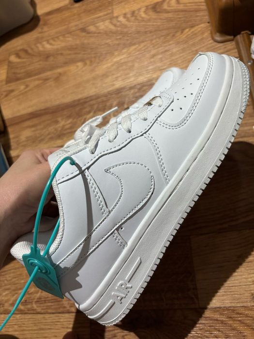 Продам сандалии, кроссы 36рр-38