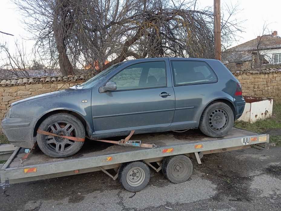 Продавам Голф 4 1.9 116 6 скорости На Части
