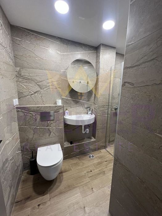 Дава се под наем Двустаен апартамент в Варна, Център - 70 кв.м за 1100 € - Снимка #10