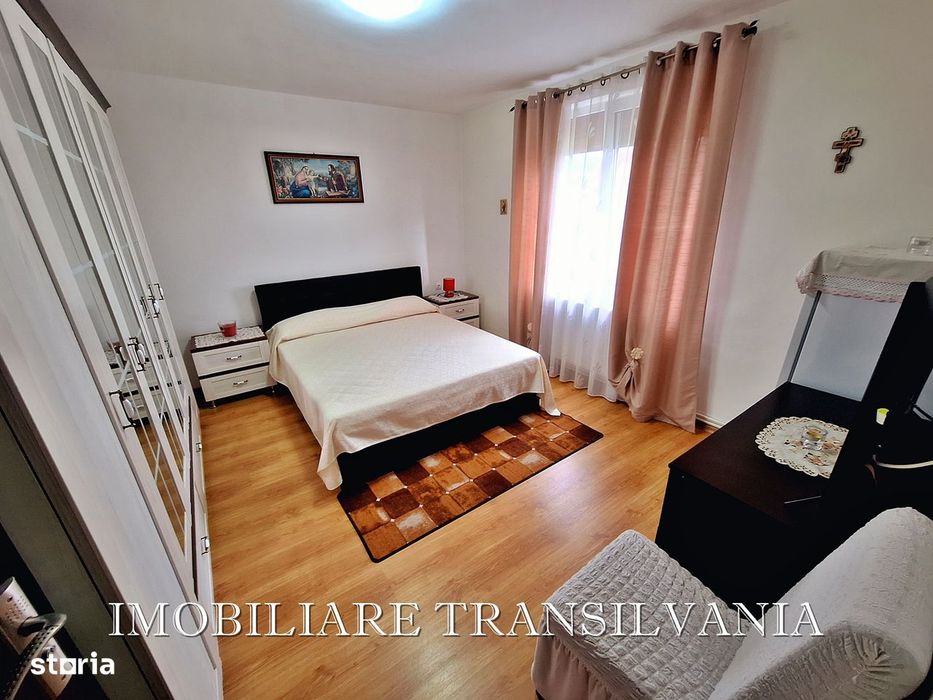 Ap. 3 cam. et.1, parcare privata - zona Unirea, Bistrita — fotografia 1