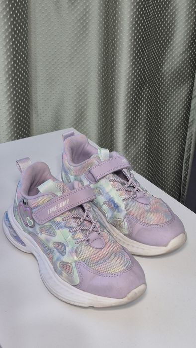 Кроссовки для девочки 35