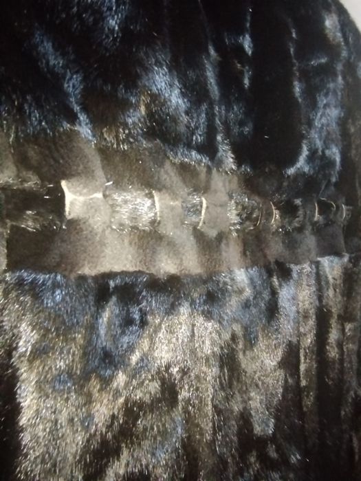 шуба продаётся в хорошем состоянии