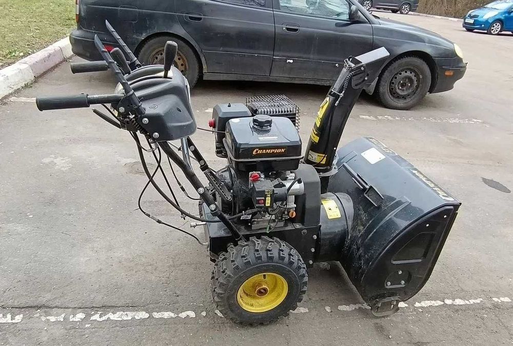 Снегоуборщик Champion ST1170E