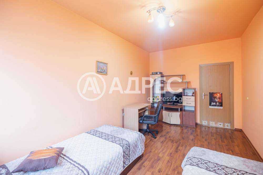 Само от АДРЕС! Тристаен апартамент, кв. Кайсиева градина, гр. Варна