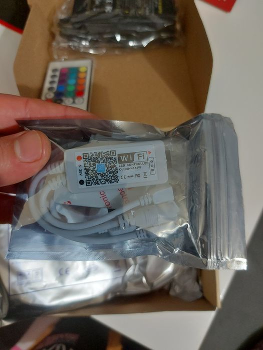 Kit band led rgb cu wifi si telecomanda