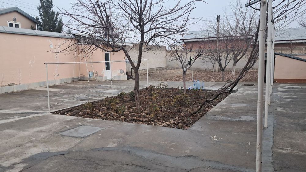 Дом 10 соток сельски урташик на против рай газ