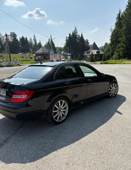 Vând Mercedes c clasa w204