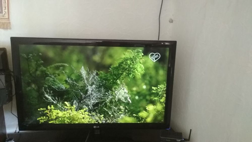 Телевизор LG в хорошом состояние