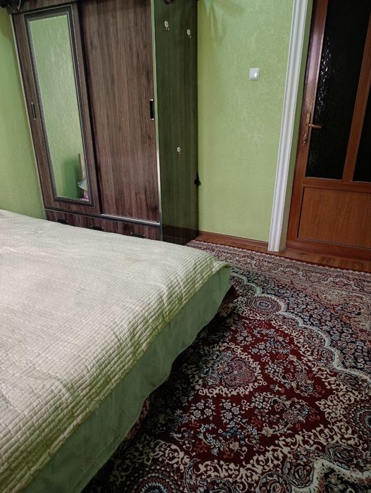 2 etaj 2 xonalik uy sotiladi