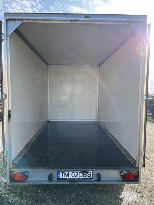 Vand remorca 2700 kg