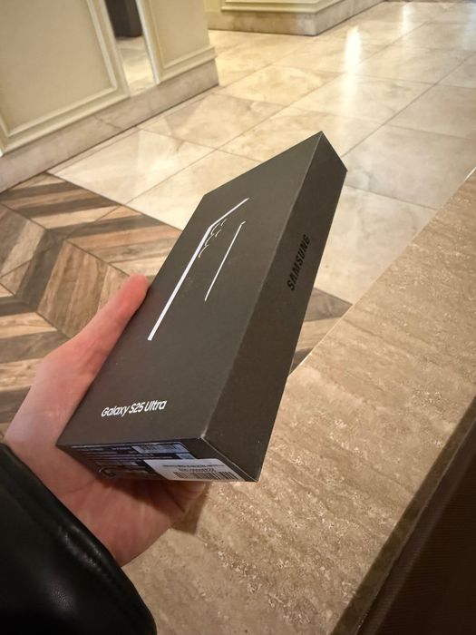 Samsung S25 Ultra на 256Гб запечатанный новый
