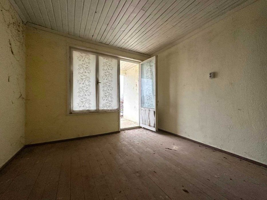 Продава се Къща в с. Ресен, Област Велико Търново - 110 кв.м за 371 €/кв.м - Снимка #17