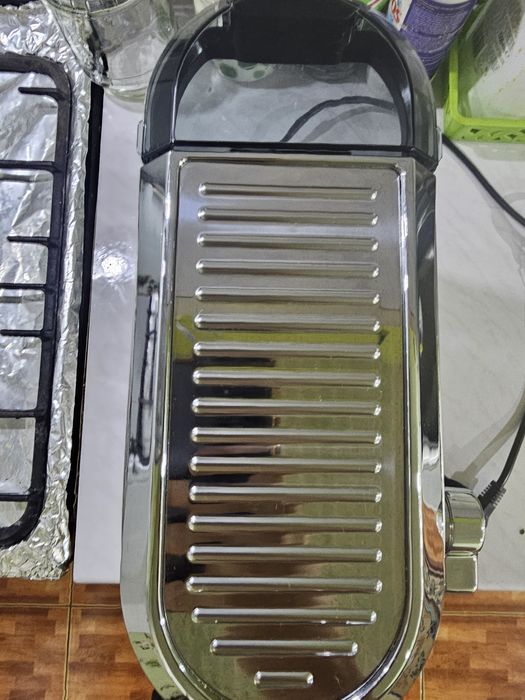 Рожковая кофеварка Delonghi EC685.M Dedica, 15 бар, капучинатор, 1.1л