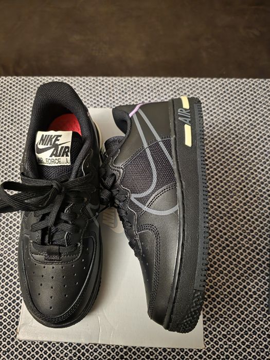 38 н. Чисто нови и оригинални Nike Air Force React!! !