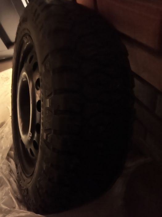 Продам Шины на дисках 4 шт комплект