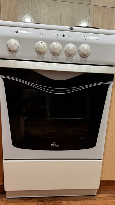 Продам кухонную плиту De luxe Evolution