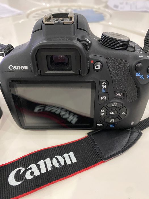 Фотоапарат Canon 1200D