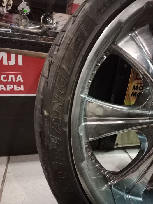 Продам комплект резины.