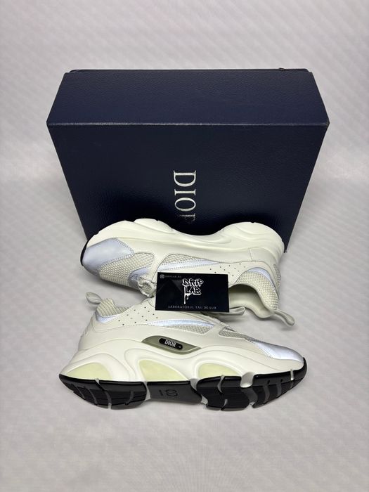Christian Dior B22