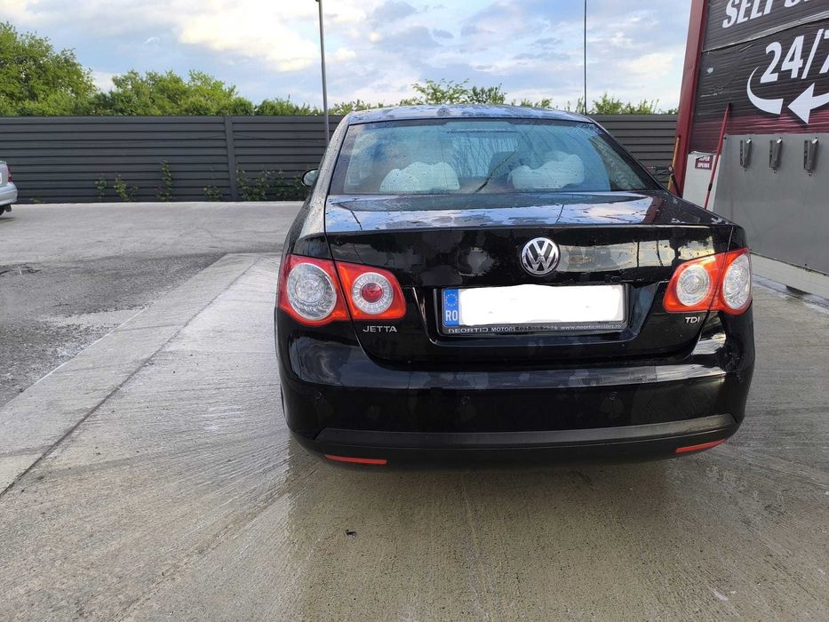 Vând Volkswagen Jetta 1.6 TDI, 10/2009
