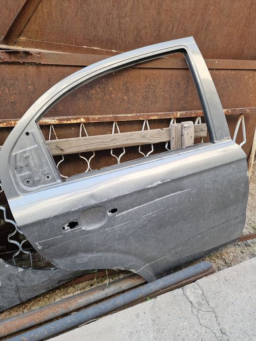 Задняя дверь, равон р3