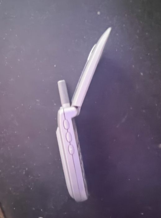 Motorola v66i + charger ( unlocked, baterie Nou nouță)