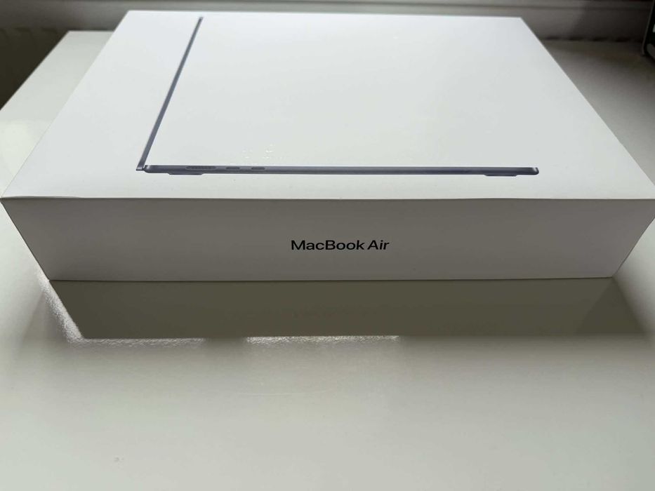 Laptop APPLE MacBook Air 15 M5 10-core CPU, 15.3  24GB, SSD 1TB, 10-core GPU, Midnight, Sigilat
