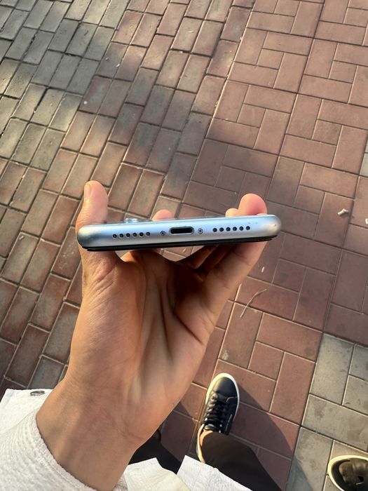 iphone Xr 64/78 bitta aybi orqa krishka singan