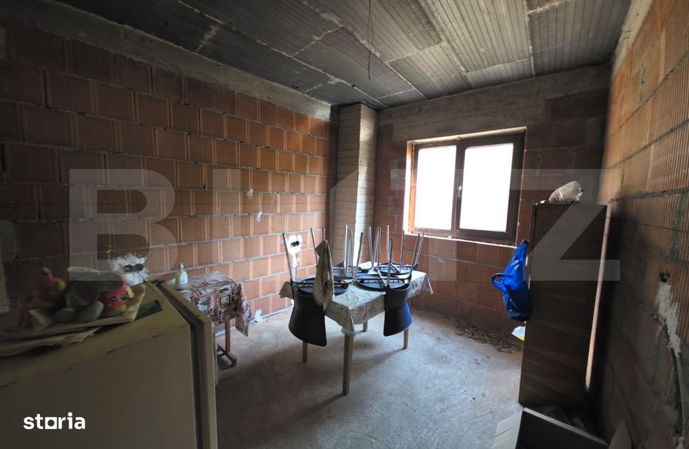 Teren 10 ari cu casa la rosu 240 mp cu plus garaj–Valea Rusului, pan