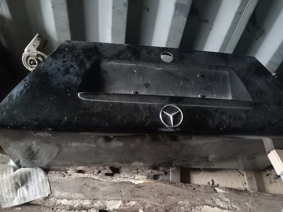 Продам запчасти на мерс С 180