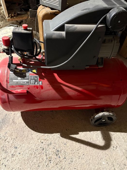 Електрожен 180А,работна лампа,компресор 50л почти нов с гаранция