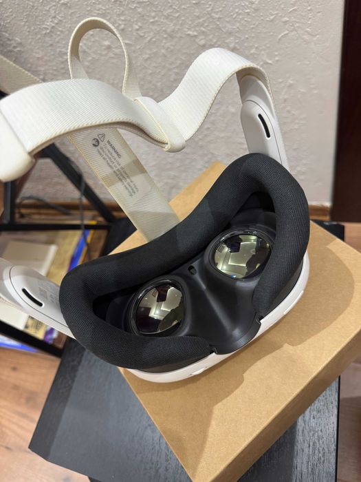 шлем виртуальной реальности Meta Quest 3.