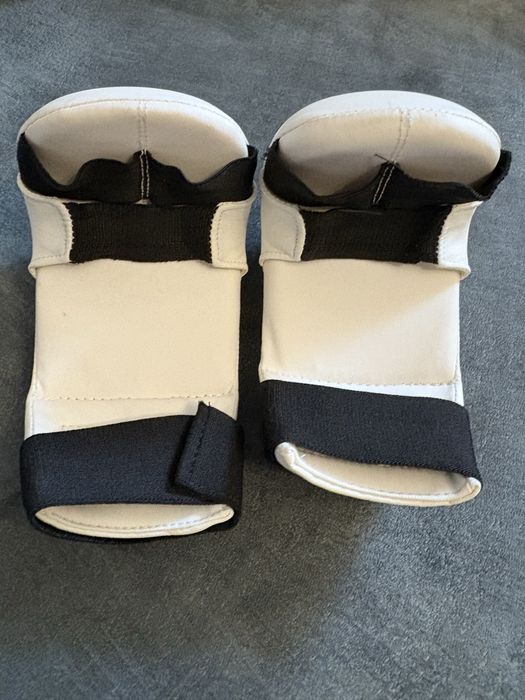 Перчатки для карате