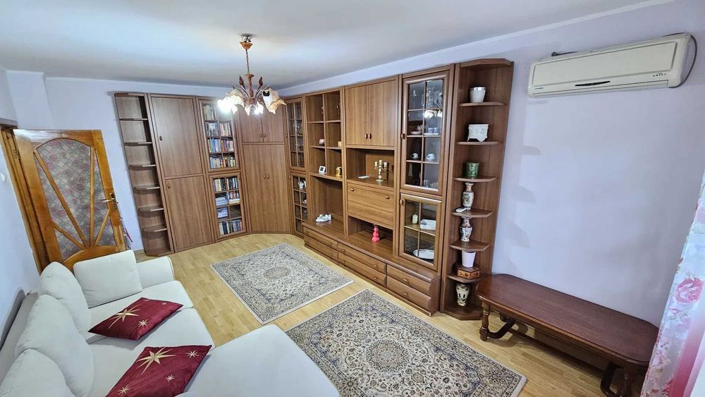 De inchiriat apartament 3 camere Vaslui, strada Traian, langa Piata Agroalimentara