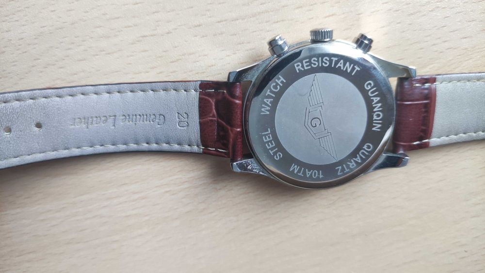 Маркови китайски часовници Guanqin и Longbo