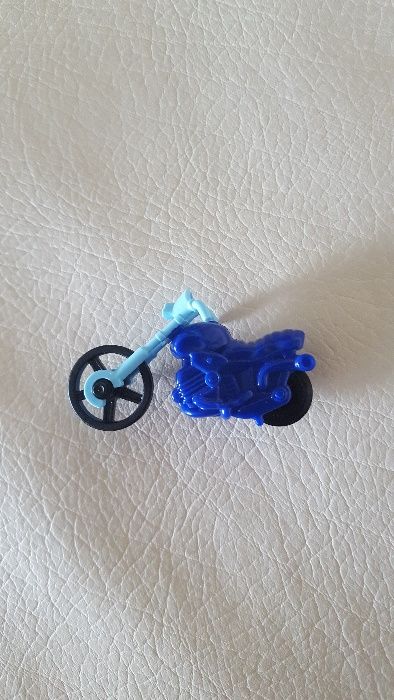 Играчка Мотоциклет Мотор От Киндер Сюрприз