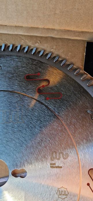 Pânze de circular și Incizoare FREUD – Gamă completă (PAL, MDF, Lemn)