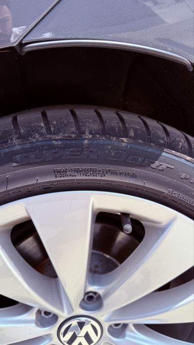 Vand 4 anvelope BLACk ARROW  vara 225 45 17 ca noi