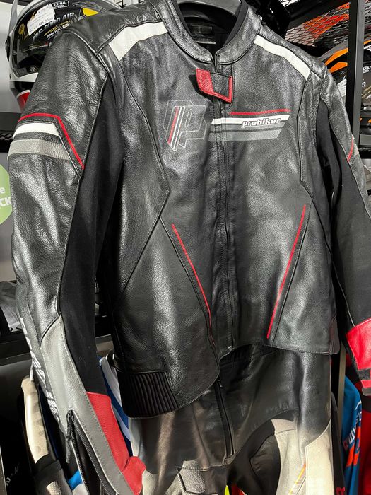 Kожен мото екип PROBIKER PRX- ,2части 54-L ,всички протектори,като нов