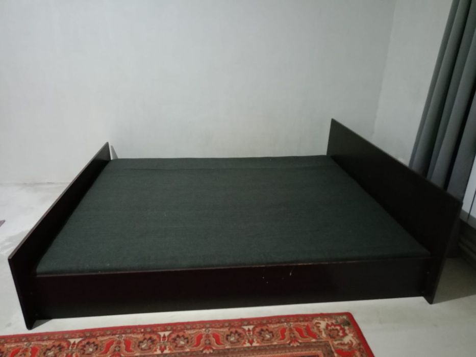 Кровать вместе с матрассом