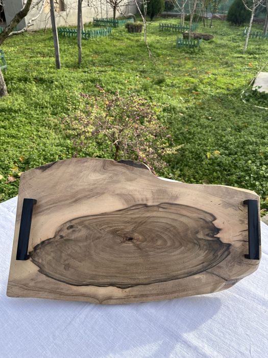 Ръчно изработена дъска за рязане и сервиране