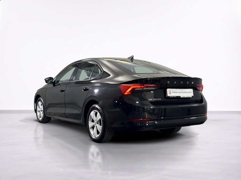 SKODA Octavia 2023 — imagine 4