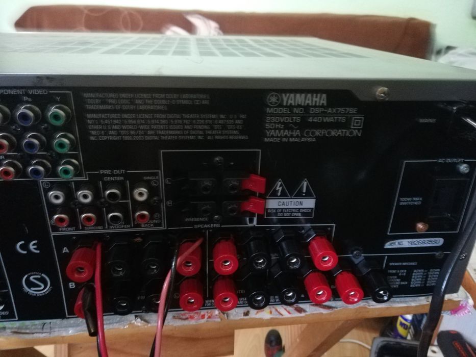 Yamaha 200 wați pe canal,