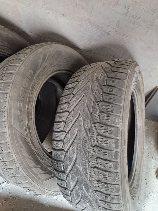 Продам 4 комплекта резины (16шт)