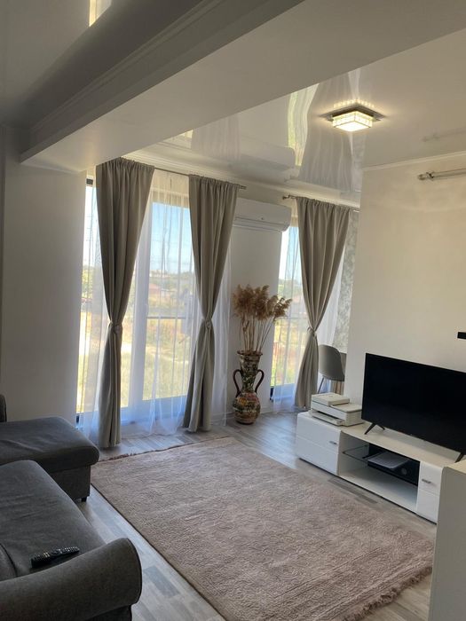 Închiriez apartament cu doua camere