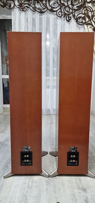 Yamaha NS - 8HX Ретро Акустика