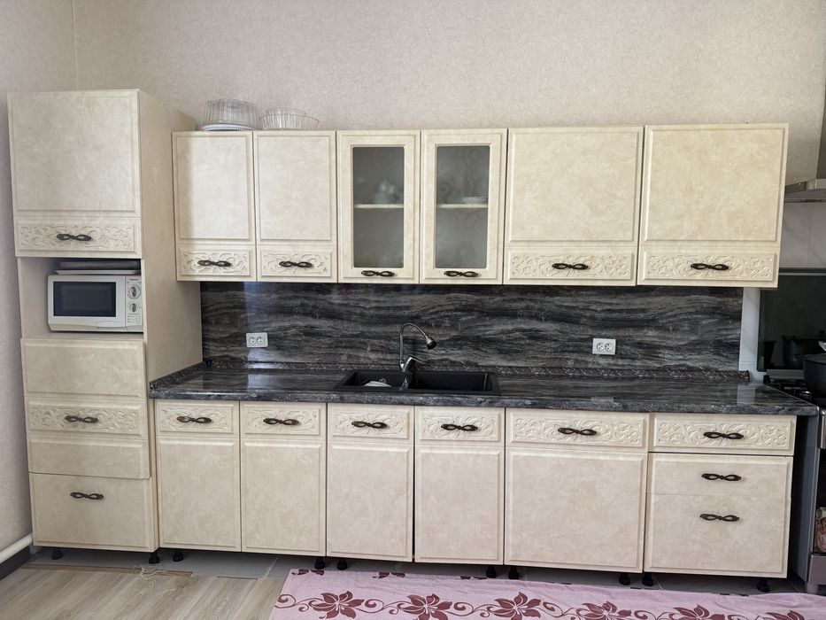 Гарнитур бежевый, б/у